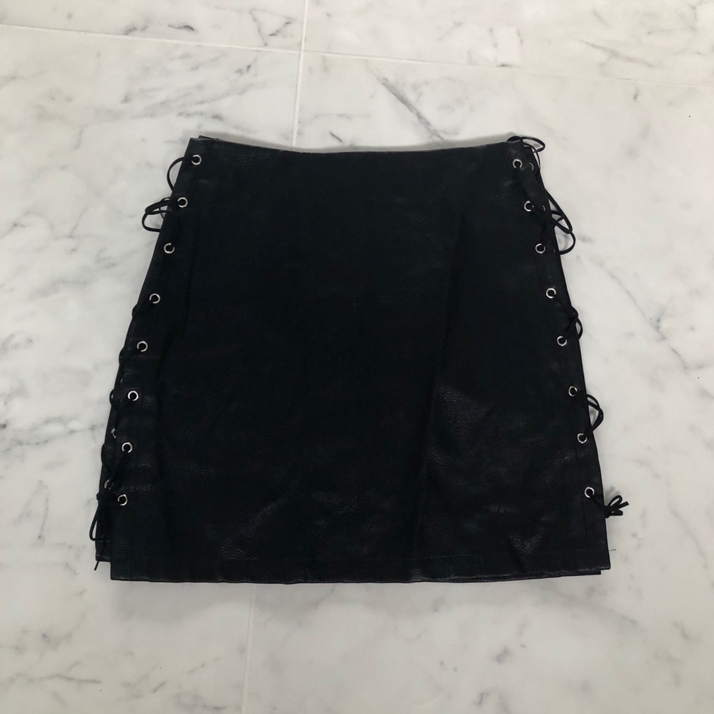 EVIN Lace Up Leather Skirt